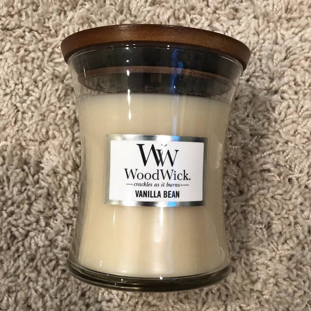 Vanilla Bean Woodwick Candle - Picture 4 of 4
